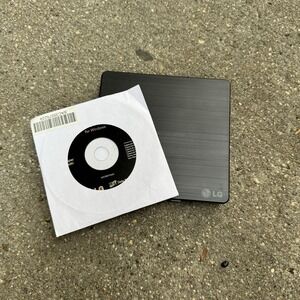 LG SP60NB50 Slim Portable DVD Writer w/ Super Multi Drive Install Disc Windows